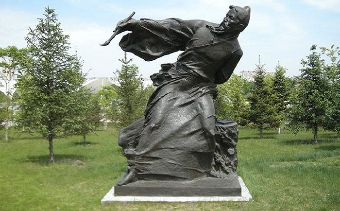 銅雕塑工藝品生銹了怎么辦？