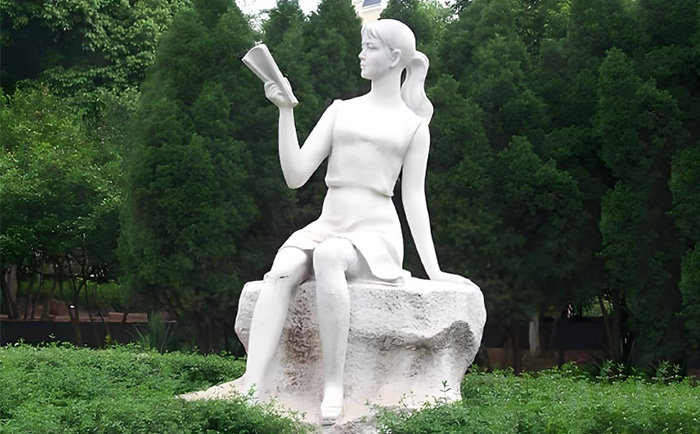 千年匠心，傳世之美——優(yōu)藝雕塑定制人物石雕藝術(shù)