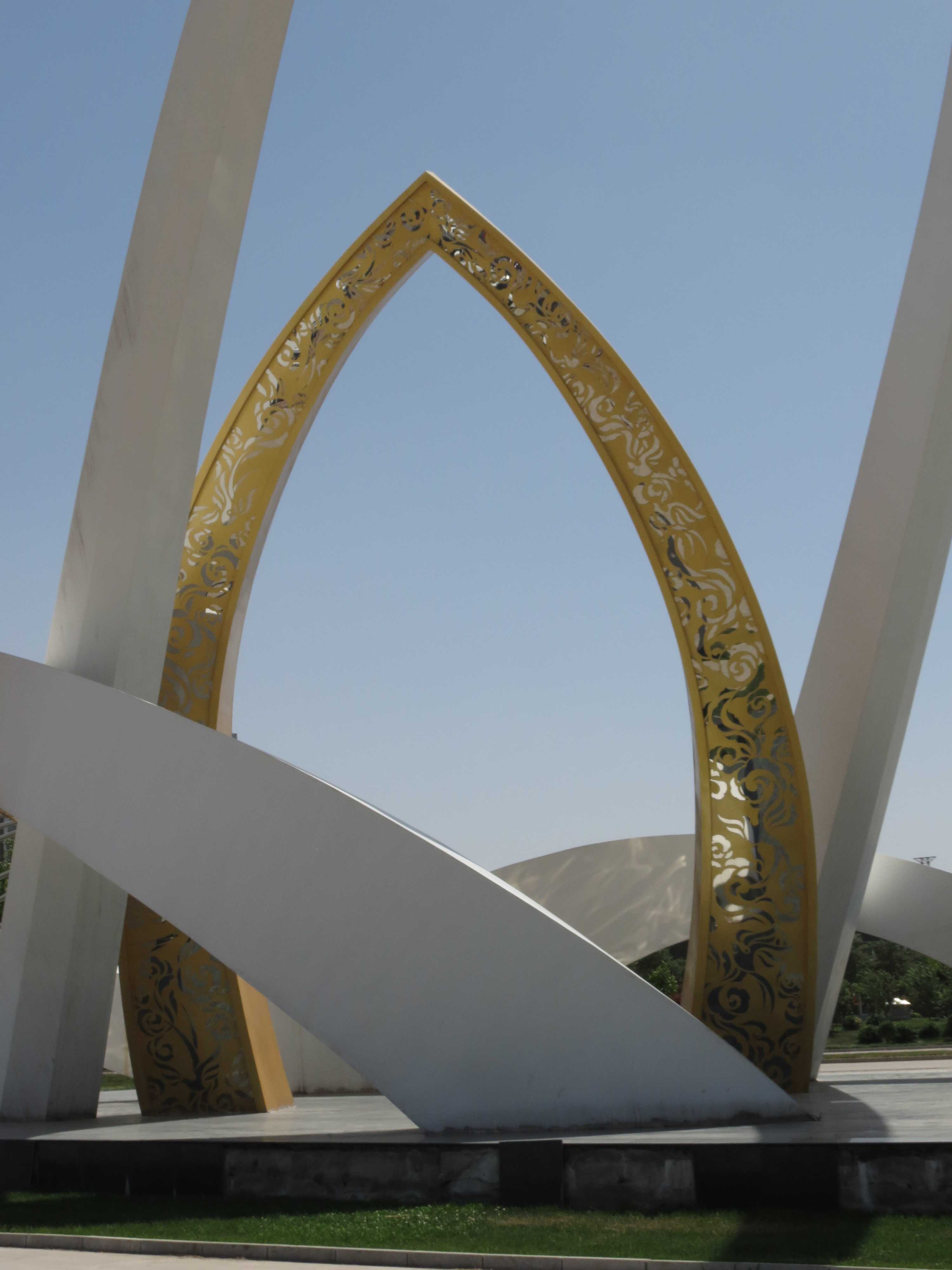 大型不銹鋼雕塑，機(jī)場(chǎng)不銹鋼雕塑，廣場(chǎng)景觀雕塑