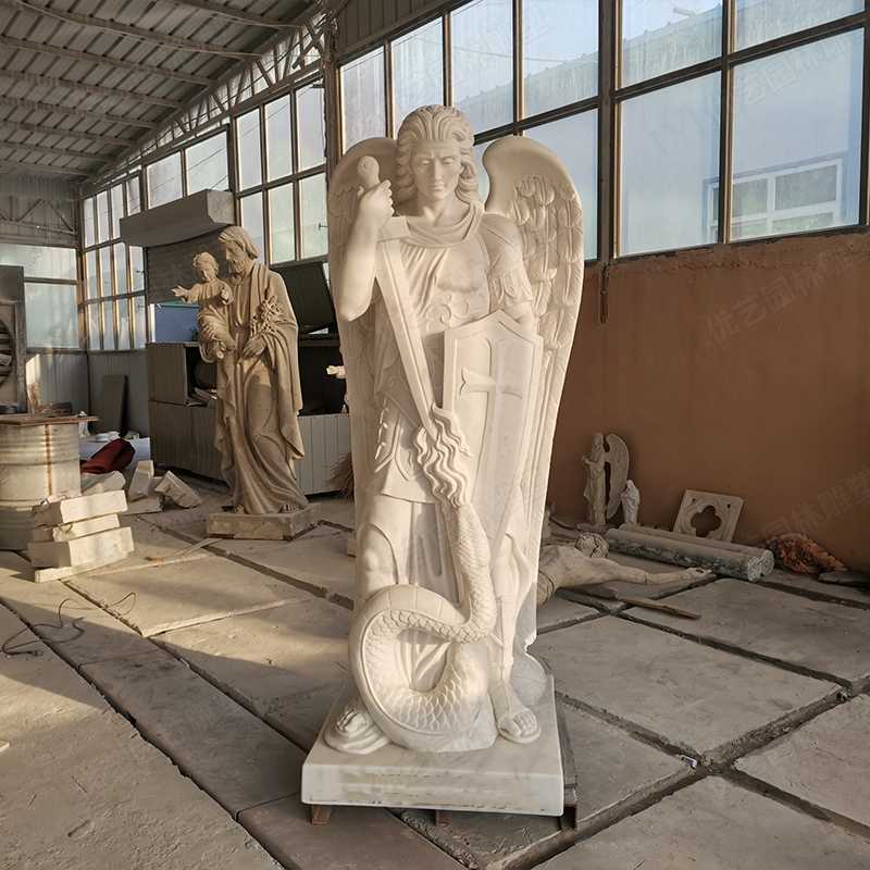 圣邁克雕塑，大理石圣邁克