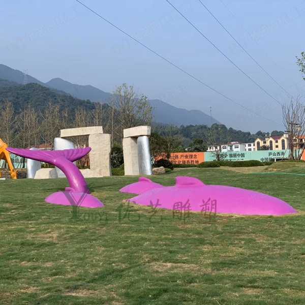 小區(qū)景觀雕塑規(guī)劃時要注意什么呢？