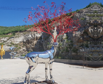 人們?yōu)槭裁聪矚g擺放不銹鋼鹿雕塑？