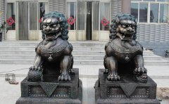 銅獅子雕塑應該怎樣擺放？